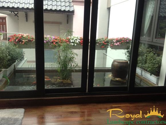 Tiểu cảnh ban công với hồ cá koi