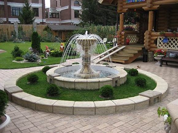 Tiểu cảnh hồ nước đẹp mắt với đài phun nước mang phong cách châu Âu