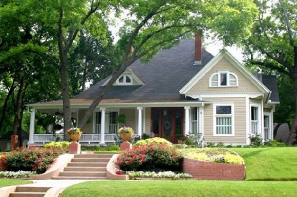 Sân vườn đẹp với cây trồng hợp phong thủy