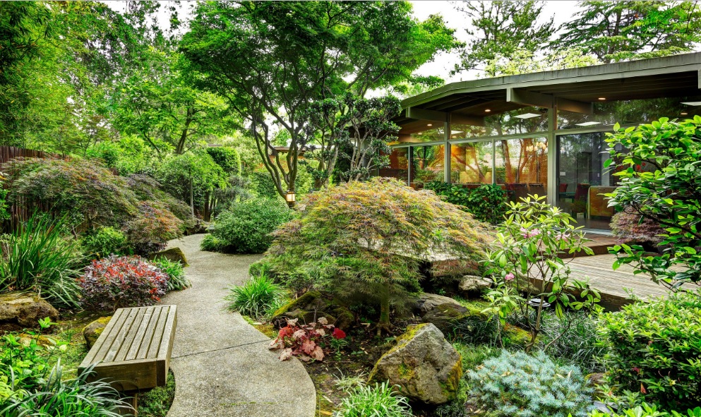 Sân vườn biệt thự không gian xanh thoáng mát